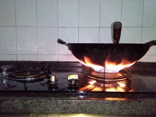 爆料肉肠掺假视频,视频曝光行业黑幕